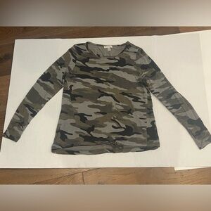 Women’s Camouflage Long Sleeve Shirt